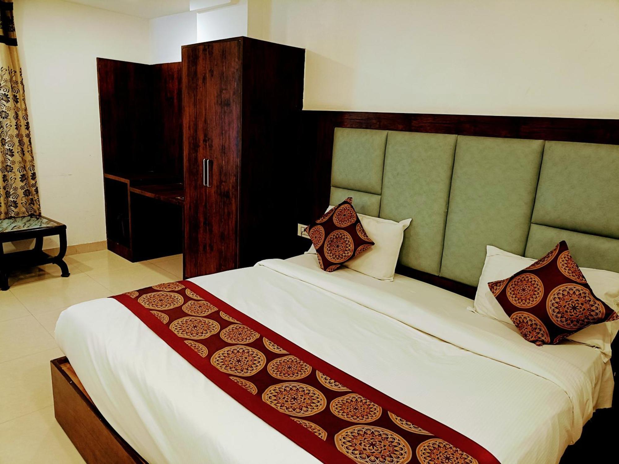 Grand Tark Delhi Airport Guest house